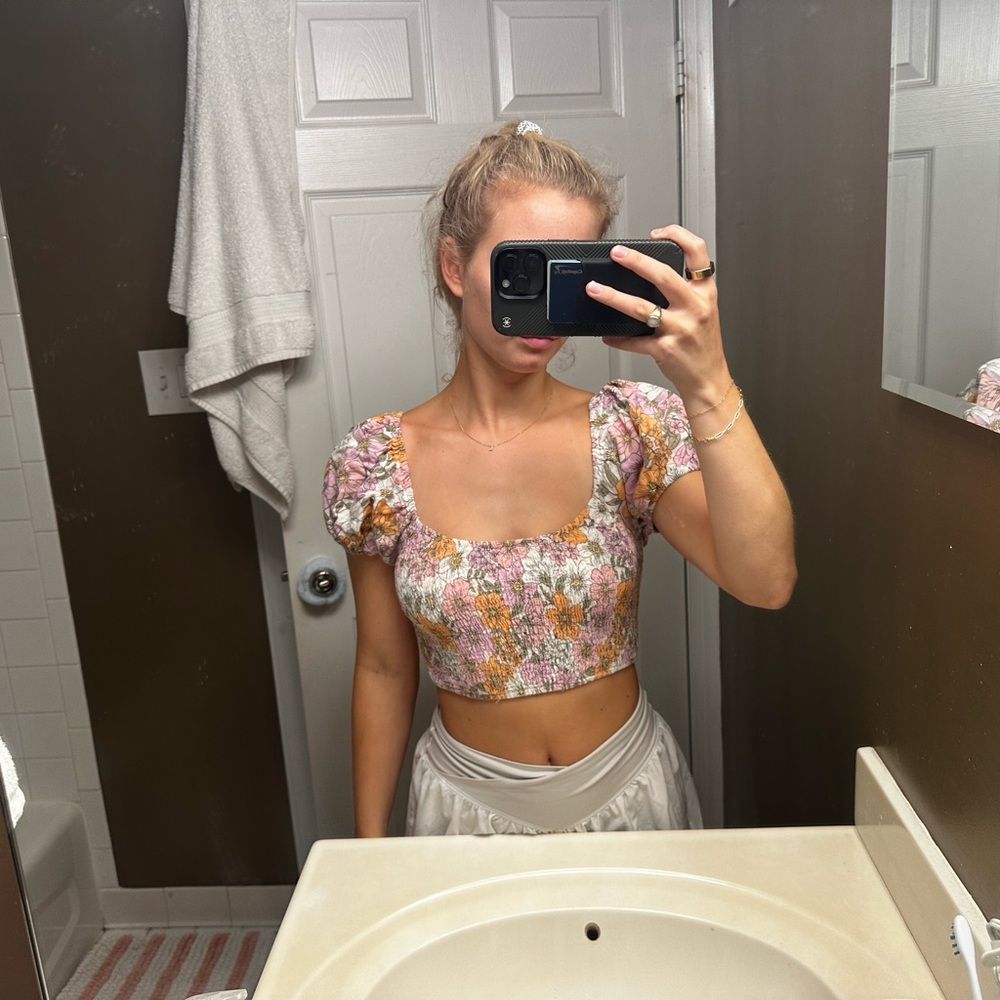 MINKPINK Pink and Purple Ruffled Cap Sleeve Crop Blouse
